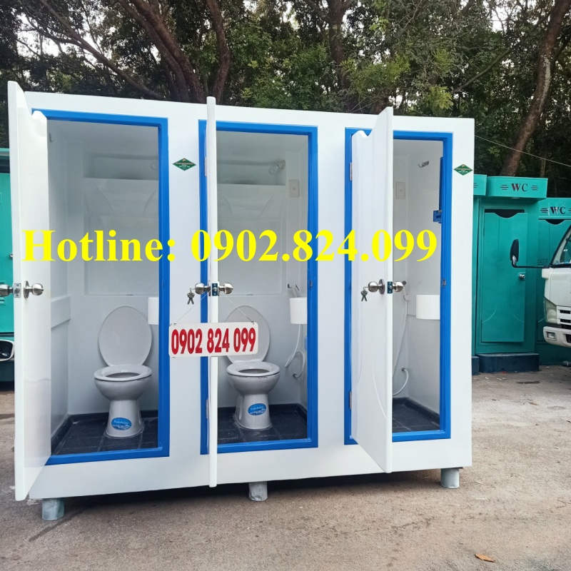 nhà vệ sinh 3 buồng mái bằng
